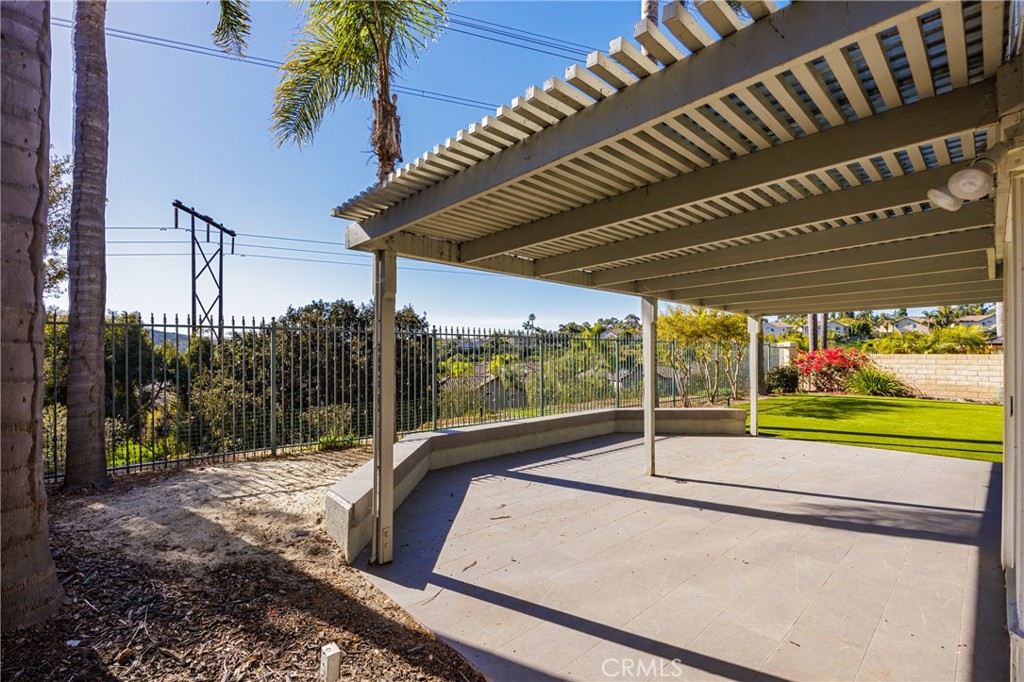 1736 Blackbird Circle