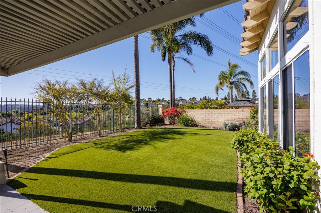 1736 Blackbird Circle