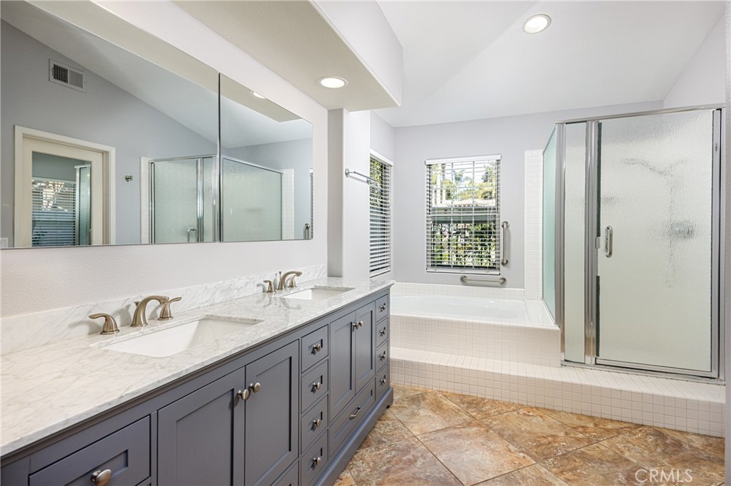 1736 Blackbird Circle