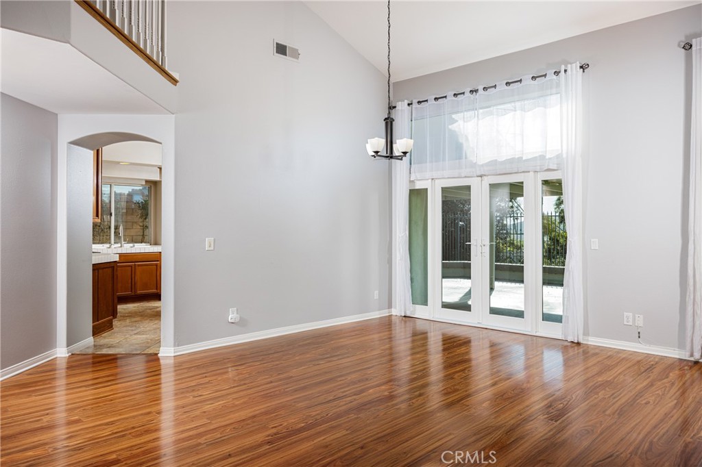 1736 Blackbird Circle