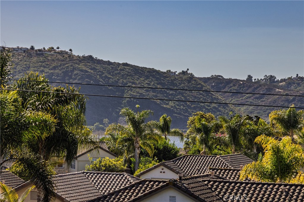 1736 Blackbird Circle