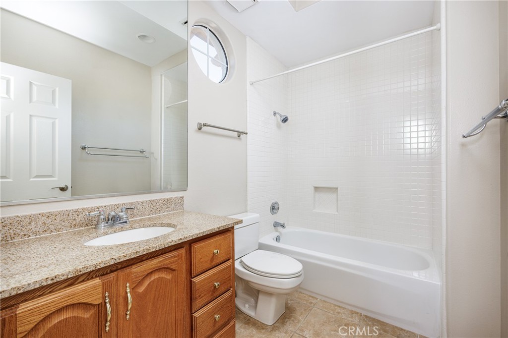 1736 Blackbird Circle