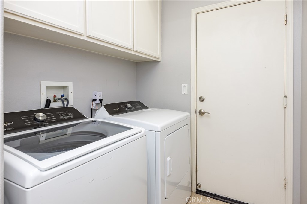 1736 Blackbird Circle