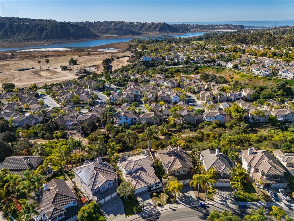 1736 Blackbird Circle