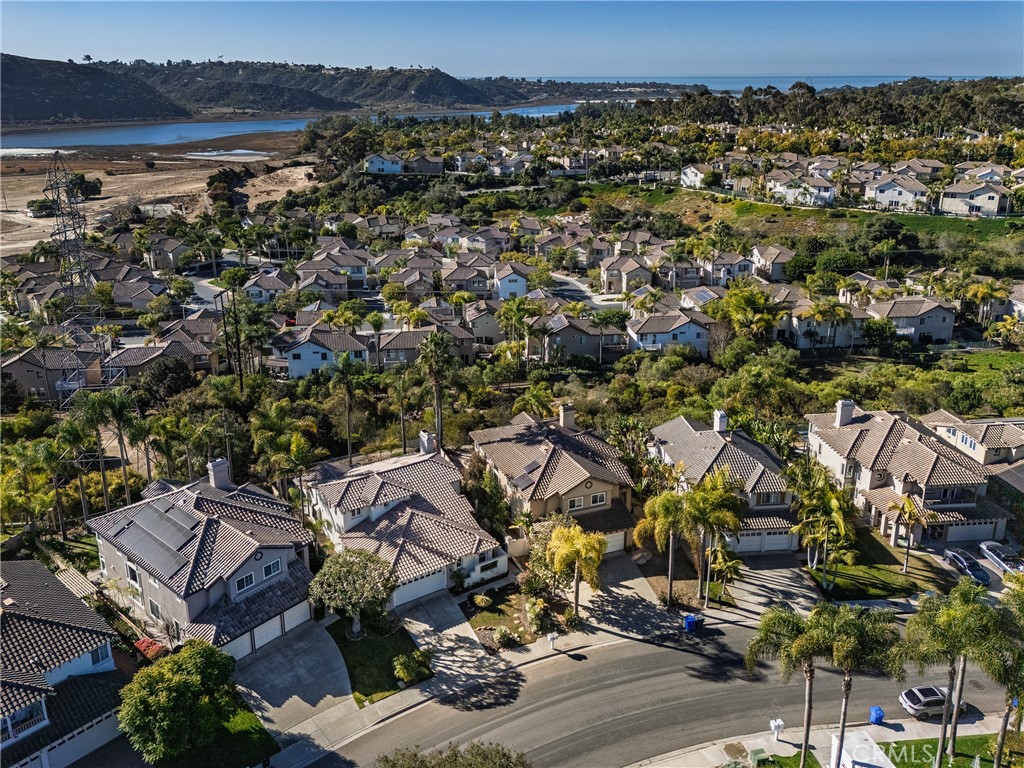 1736 Blackbird Circle