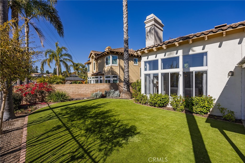 1736 Blackbird Circle