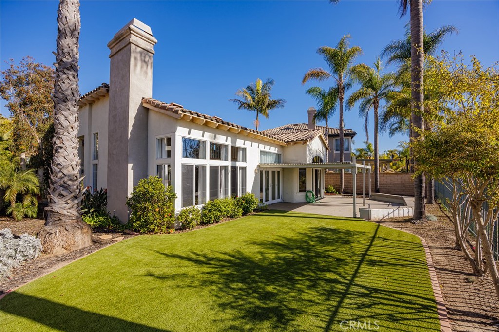 1736 Blackbird Circle