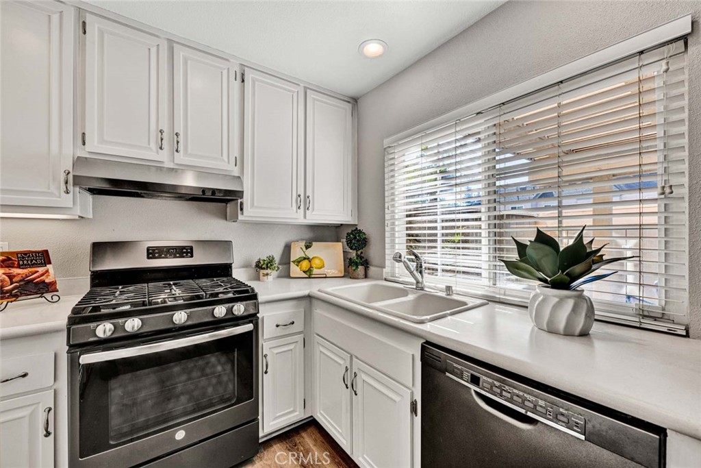 101 W Riverdale Avenue 8