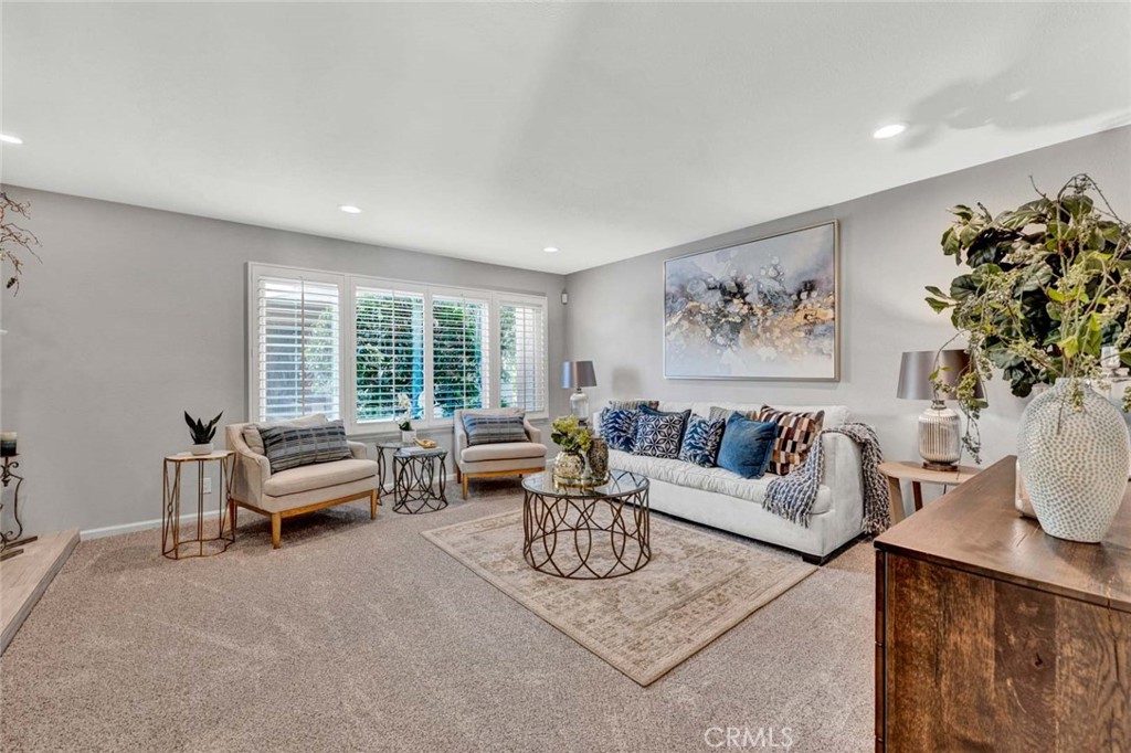 101 W Riverdale Avenue 8