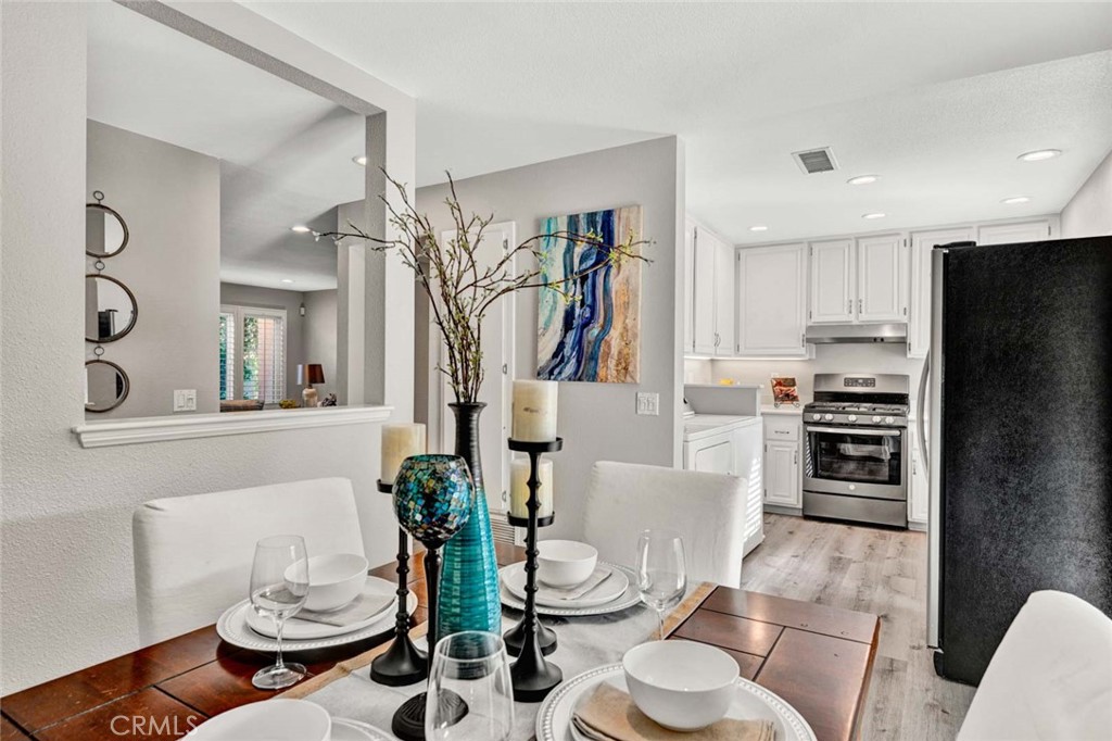 101 W Riverdale Avenue 8