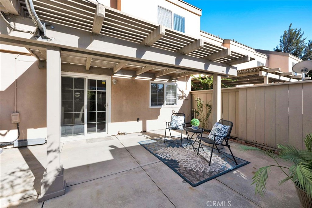 101 W Riverdale Avenue 8