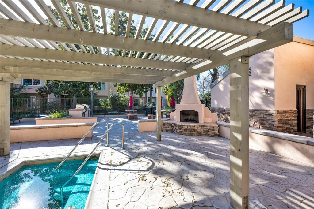 101 W Riverdale Avenue 8