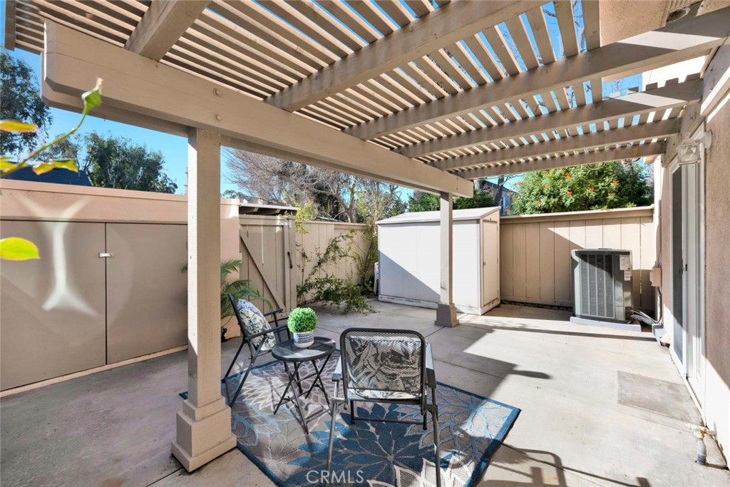 101 W Riverdale Avenue 8