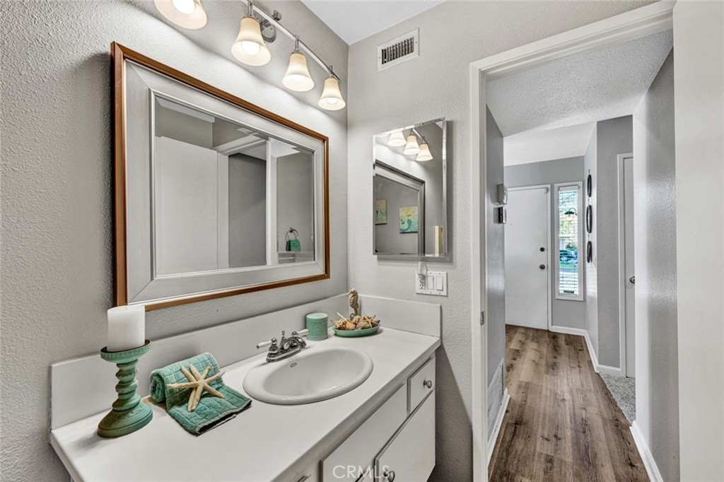 101 W Riverdale Avenue 8