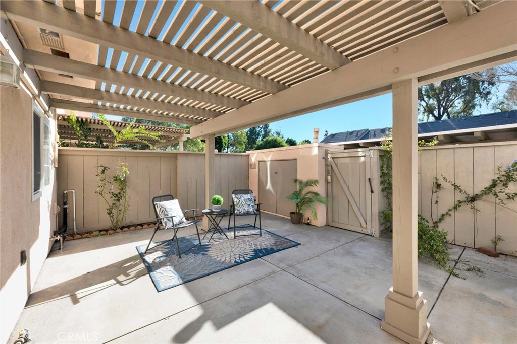 101 W Riverdale Avenue 8