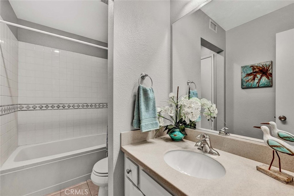 101 W Riverdale Avenue 8