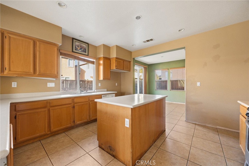 1602 Alberhill Street