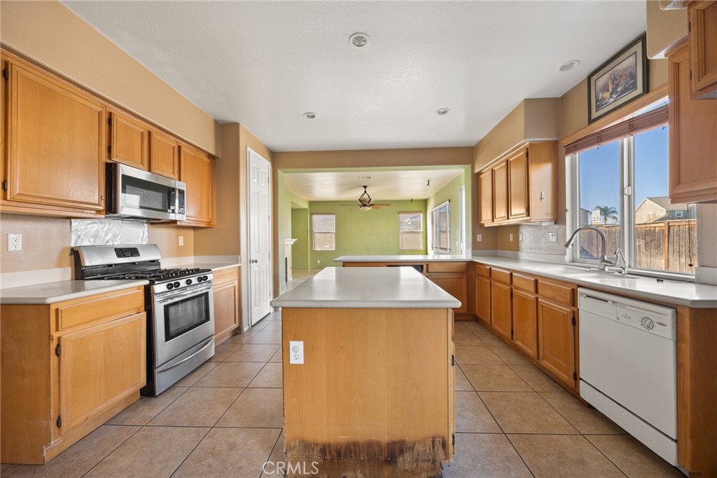 1602 Alberhill Street