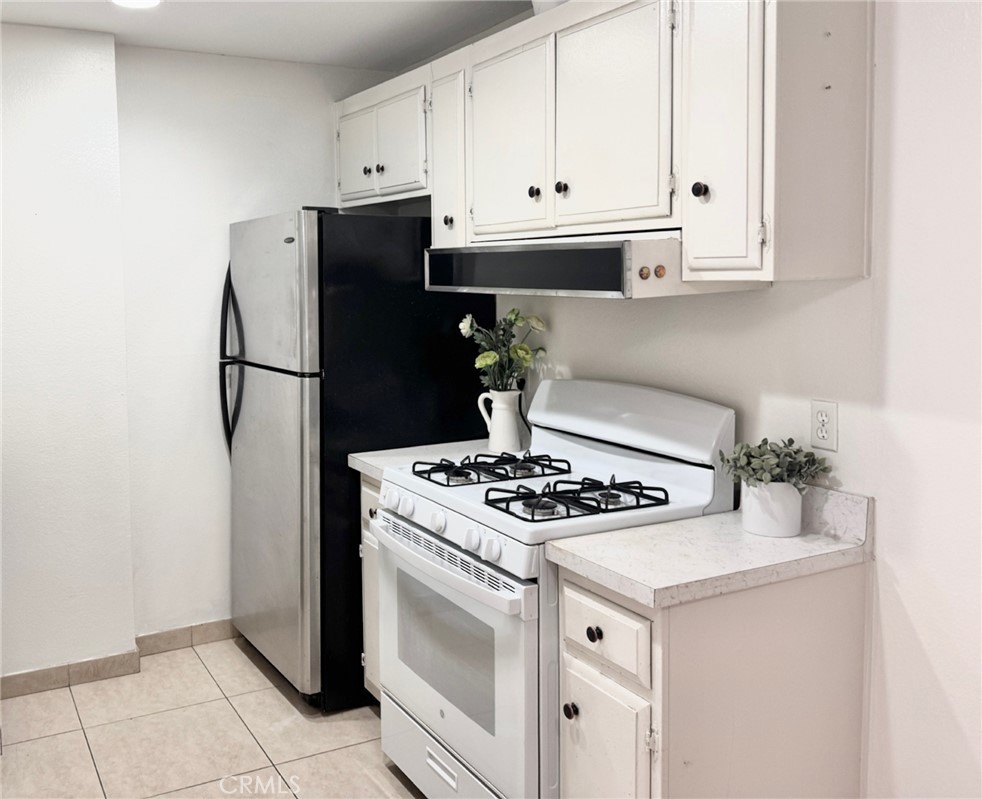 6600 Warner Avenue 115