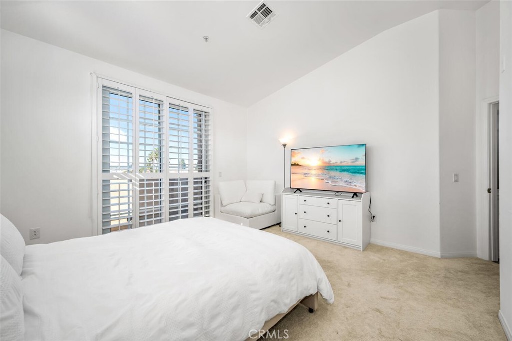 5142 Warner Avenue 312