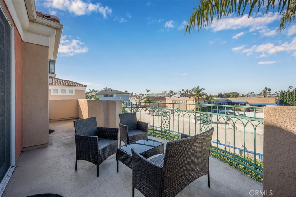 5142 Warner Avenue 312