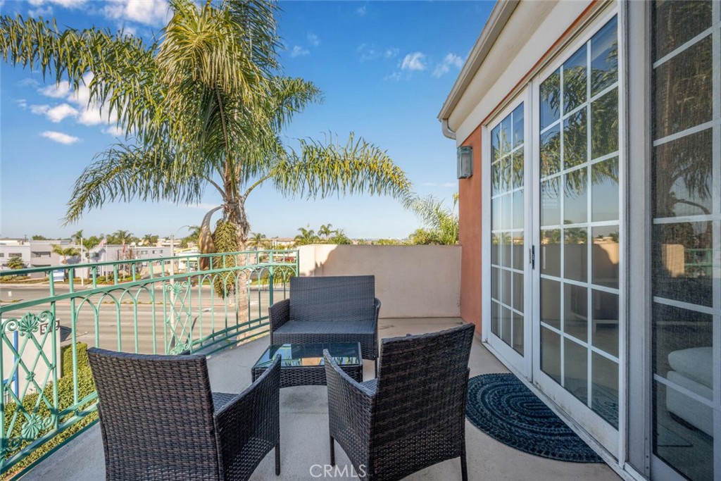 5142 Warner Avenue 312