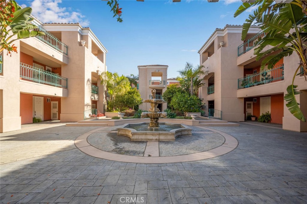 5142 Warner Avenue 312