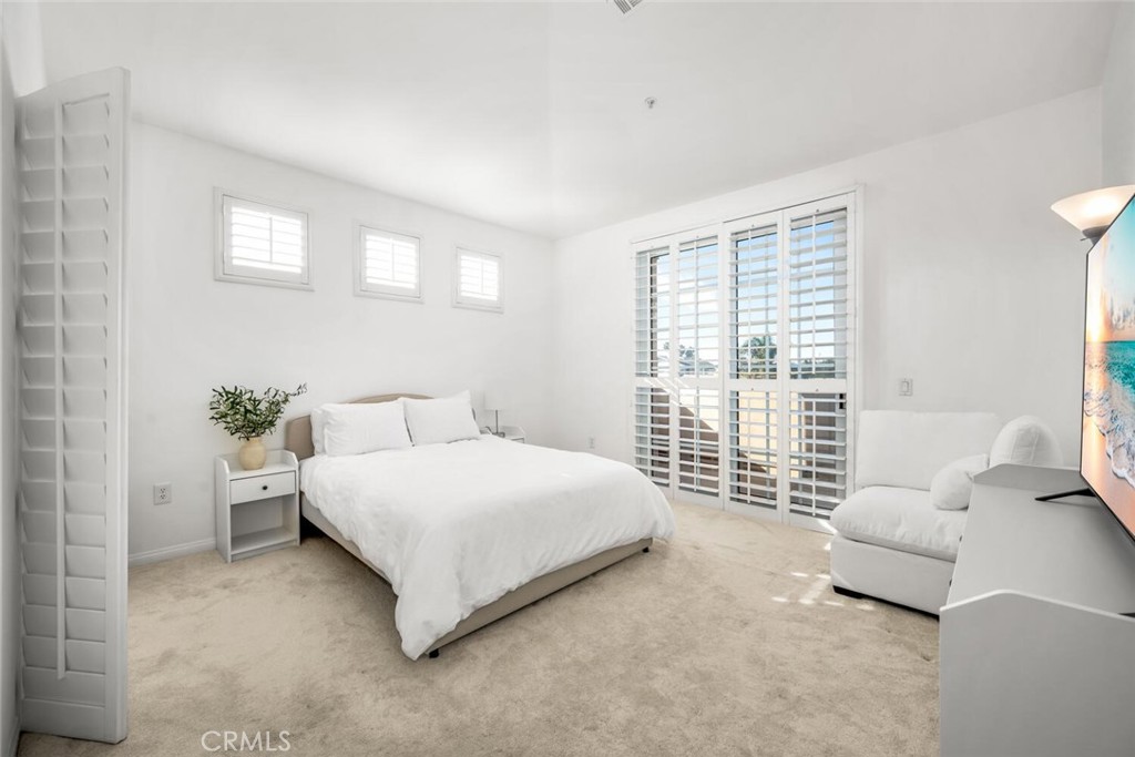 5142 Warner Avenue 312