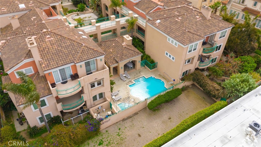 5142 Warner Avenue 312