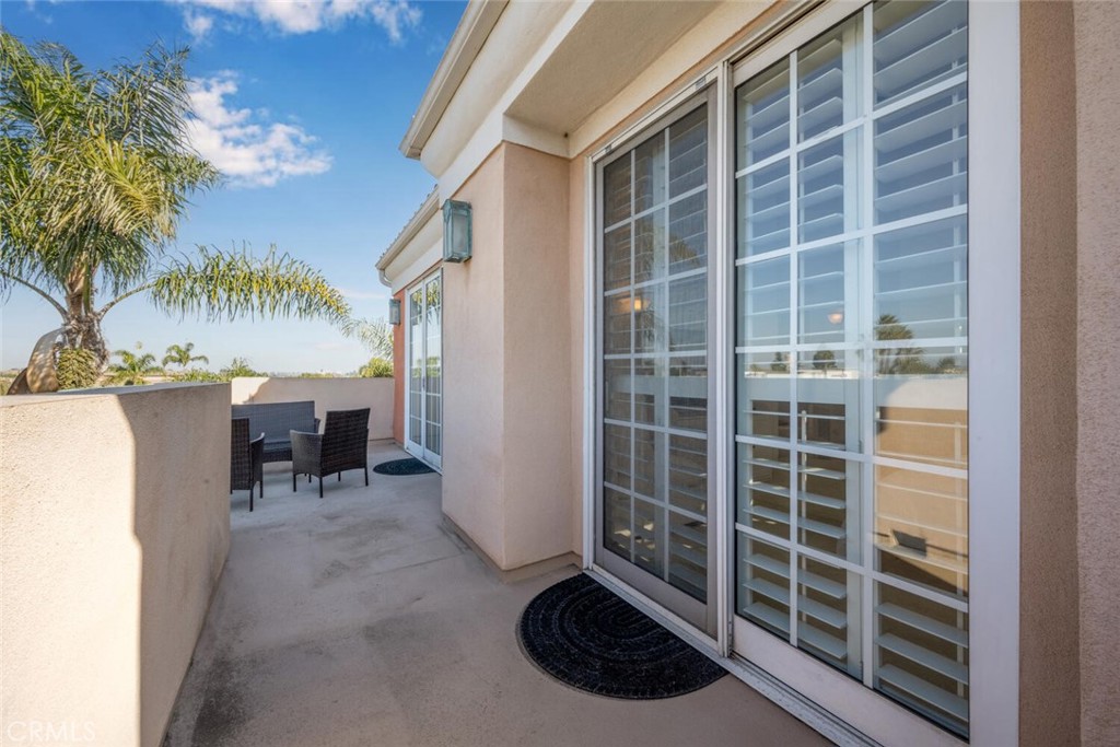 5142 Warner Avenue 312