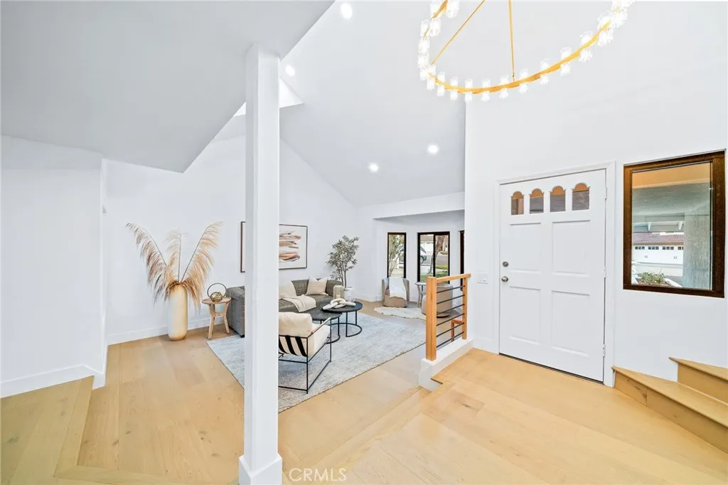 28675 Mira Vista
