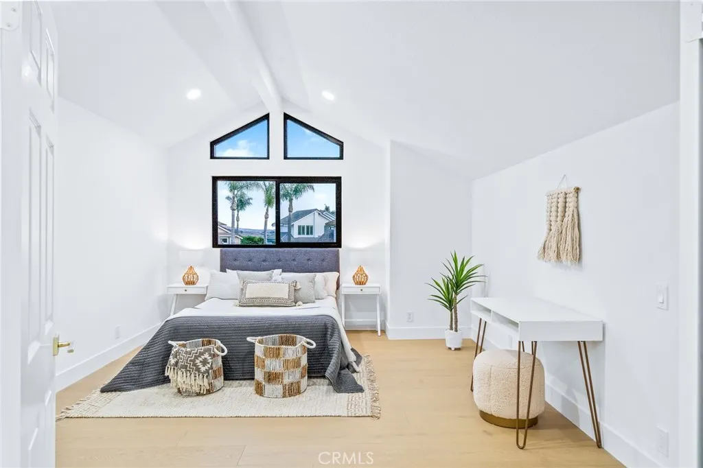 28675 Mira Vista