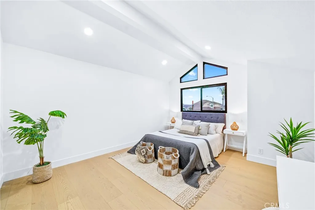 28675 Mira Vista