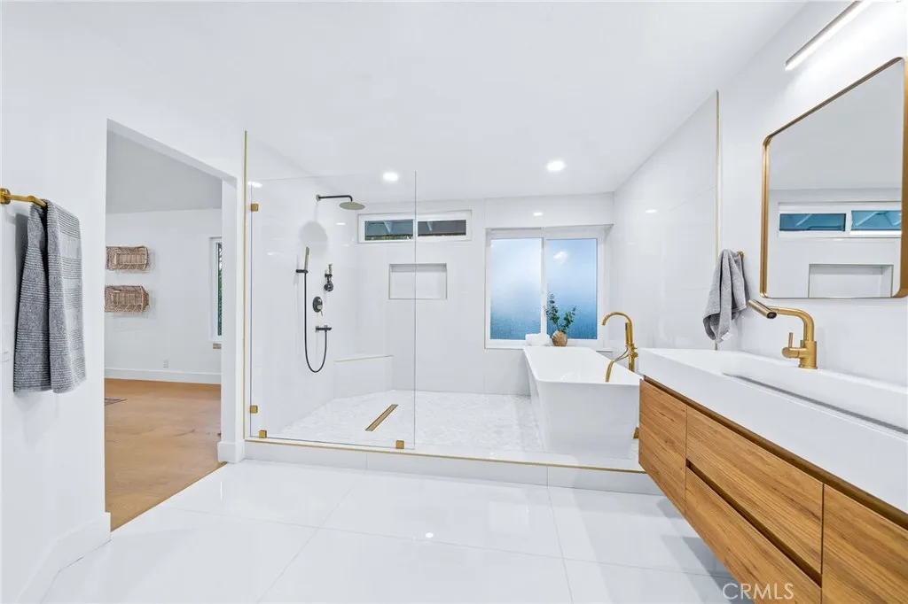 28675 Mira Vista