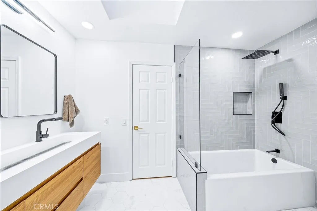 28675 Mira Vista