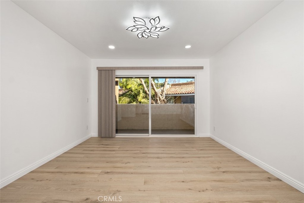 1101 W Macarthur Boulevard 304