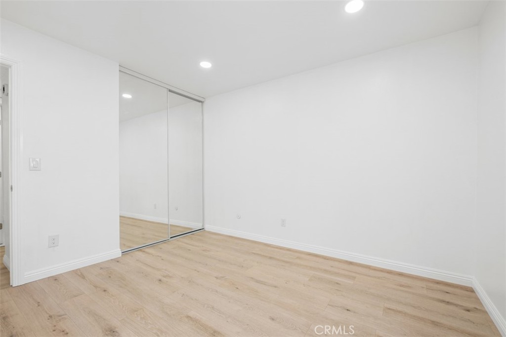 1101 W Macarthur Boulevard 304