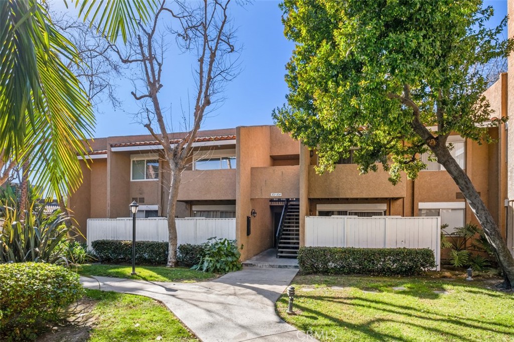 1101 W Macarthur Boulevard 304