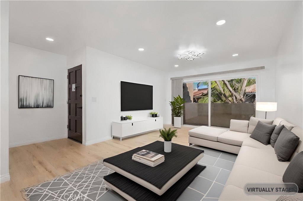 1101 W Macarthur Boulevard 304