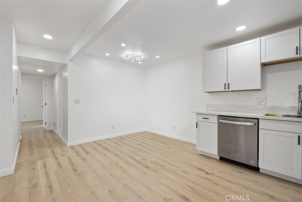 1101 W Macarthur Boulevard 304
