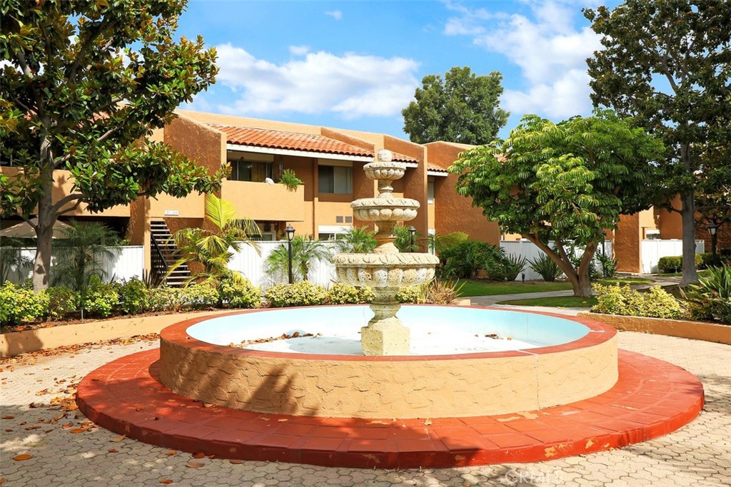 1101 W Macarthur Boulevard 304