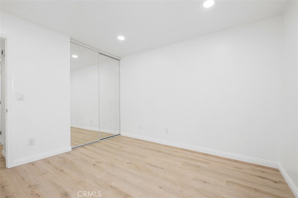 1101 W Macarthur Boulevard 304