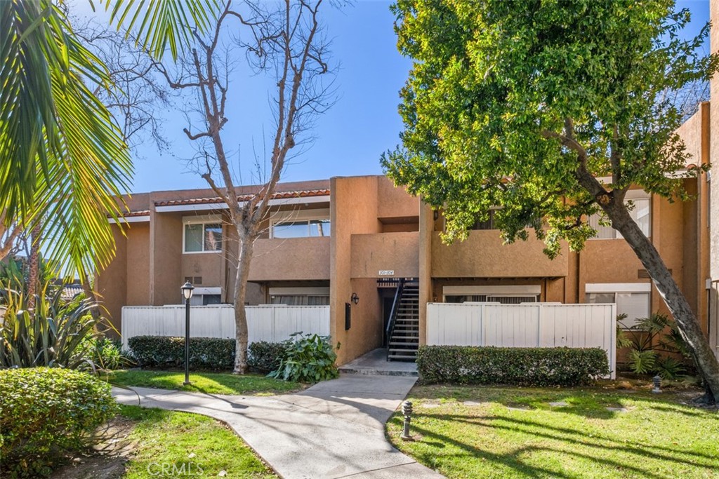 1101 W Macarthur Boulevard 304