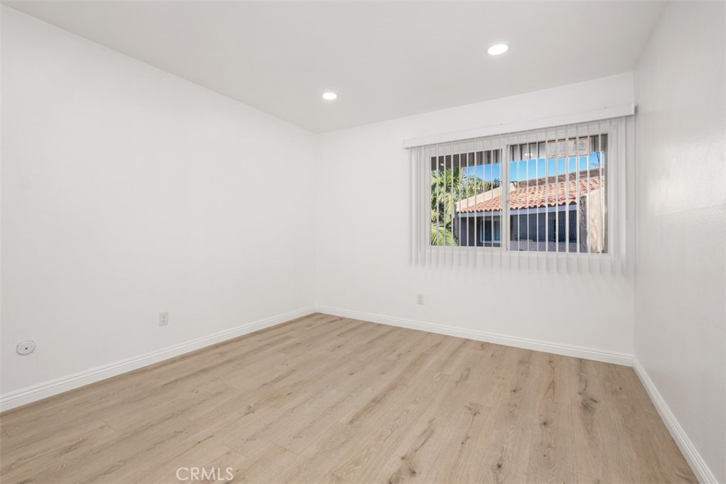 1101 W Macarthur Boulevard 304