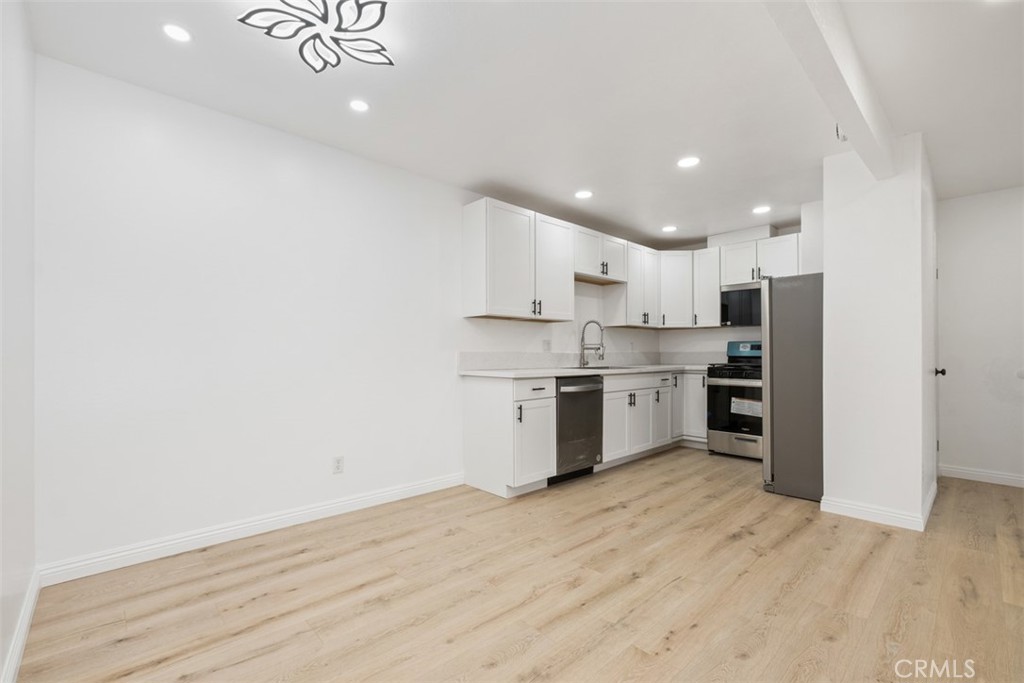 1101 W Macarthur Boulevard 304