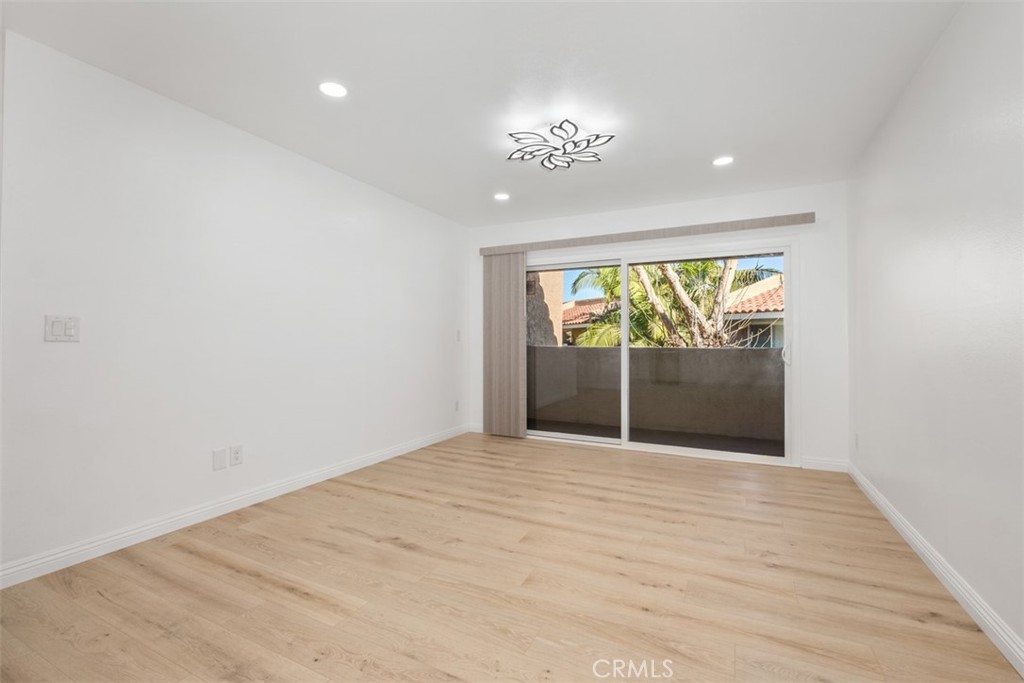 1101 W Macarthur Boulevard 304