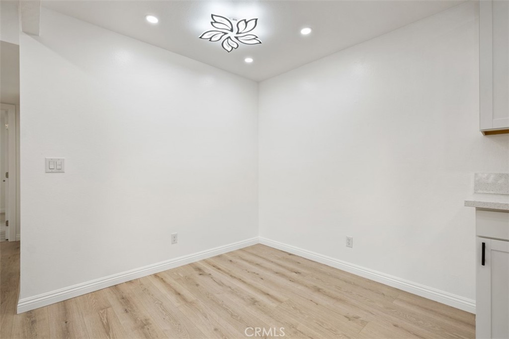 1101 W Macarthur Boulevard 304
