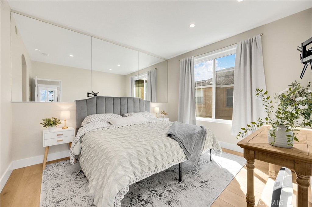 1005 S Gibraltar Avenue