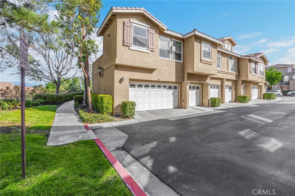 1005 S Gibraltar Avenue