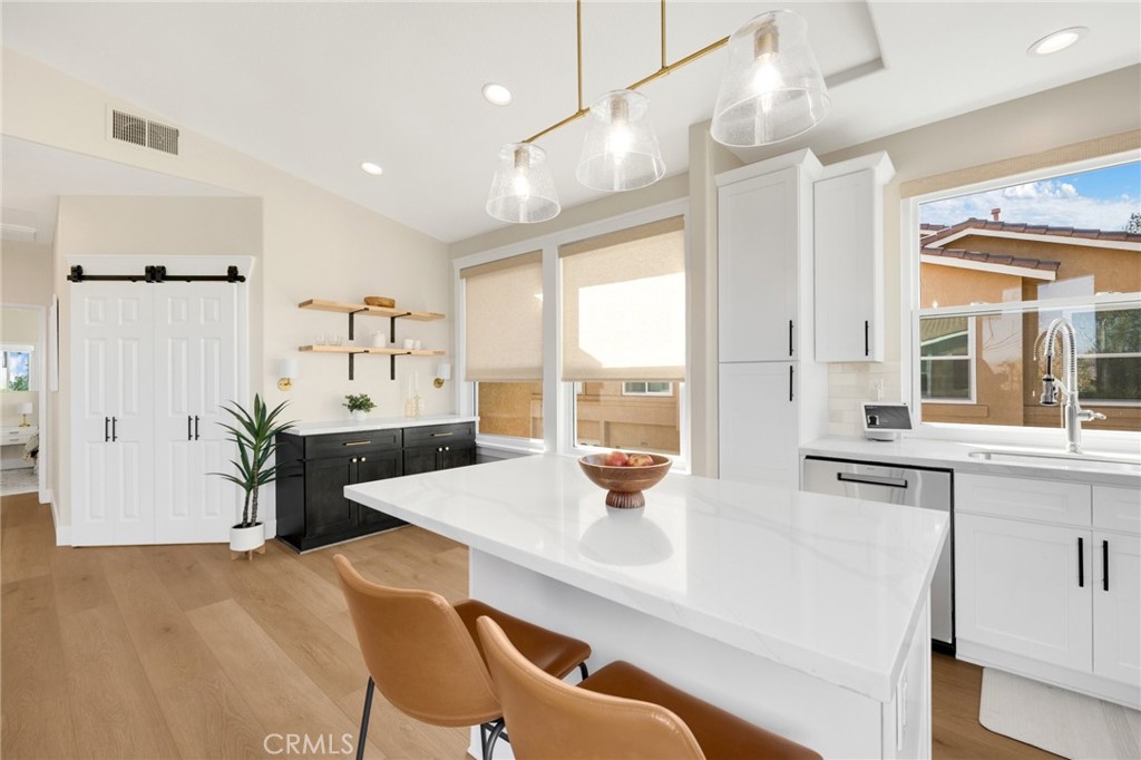 1005 S Gibraltar Avenue